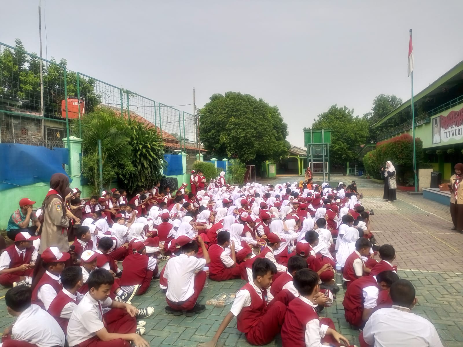 Wisata LiterAsyik Ke SDN Pulo Gebang 20